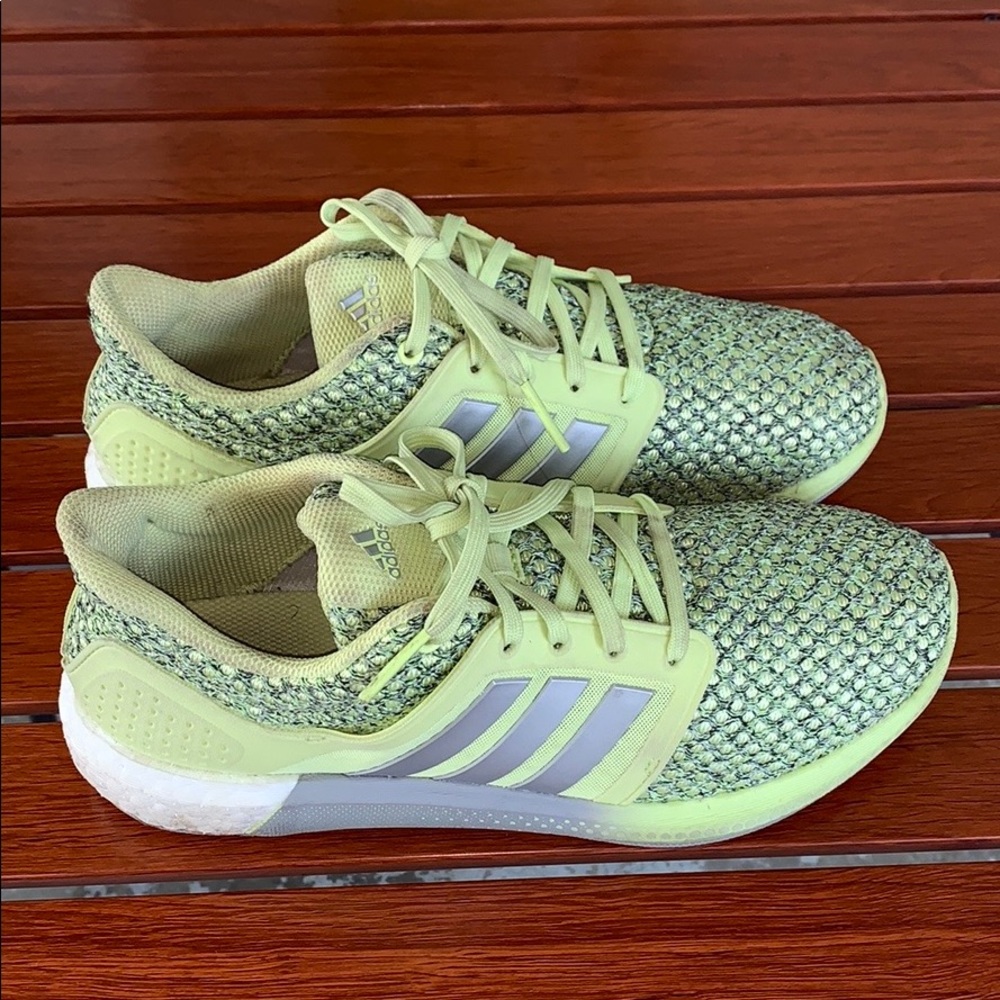 Adidas 3 stripes green woman's size 8 used. - Picture 2 of 13